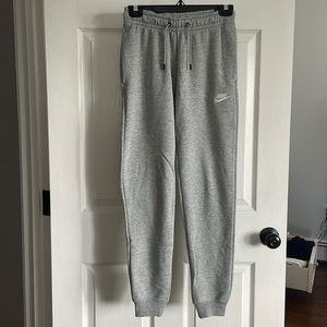 Womens XS Grey Sweatpants Nike With Tags! Never Worn!